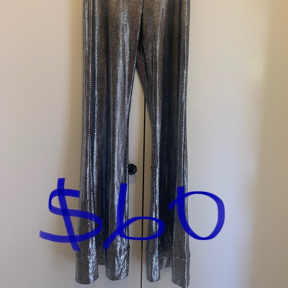 I am gia flare pants - Picture 2 of 3